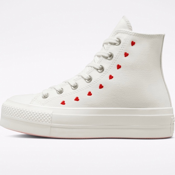 Converse Chuck Taylor All Star Platform High Embroidered Hearts Red White size 6 - Picture 3 of 9